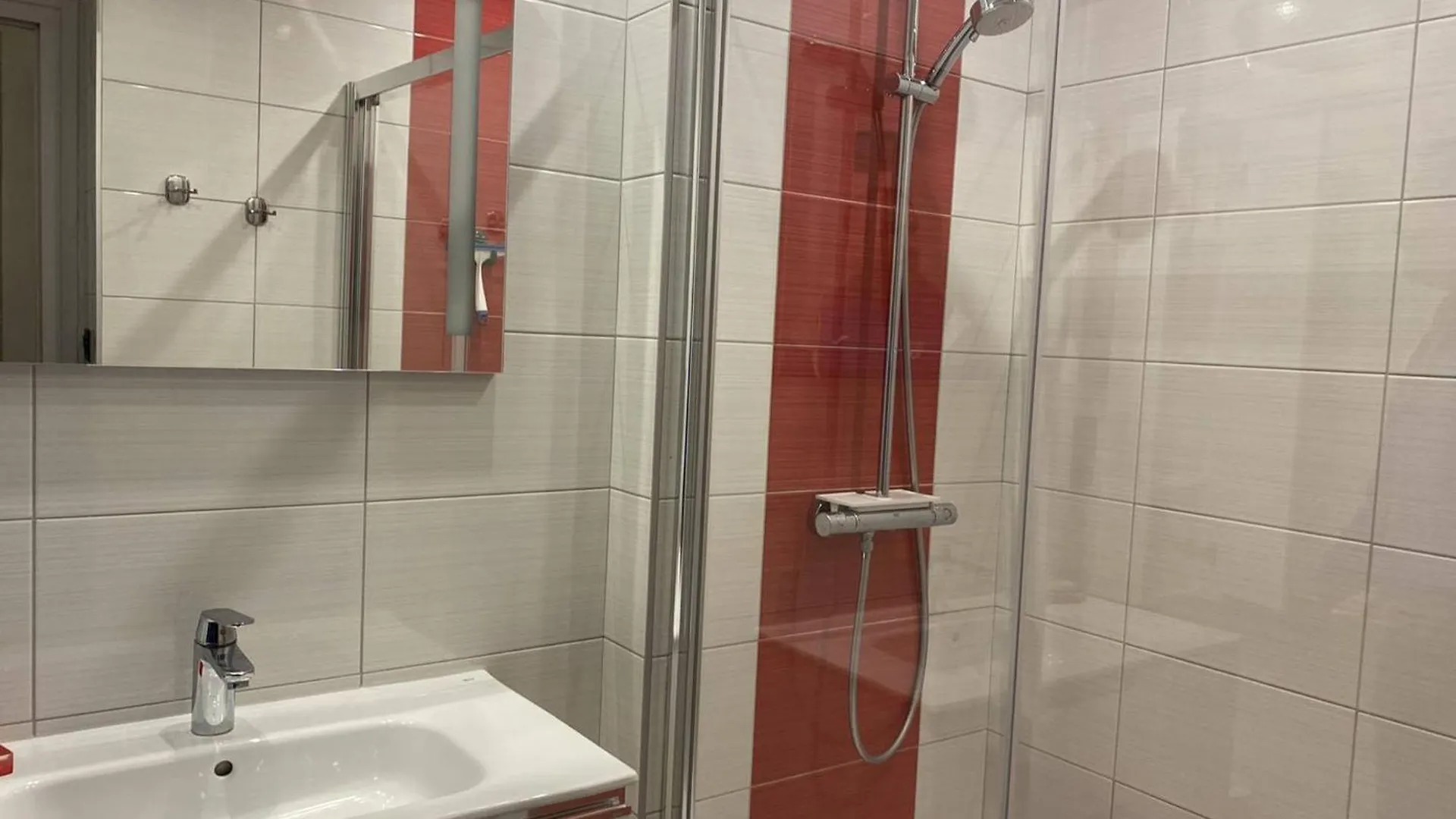 Appartement Duplex A Cauterets Avec Sauna Prive Et Wifi - Fr-1-812-87